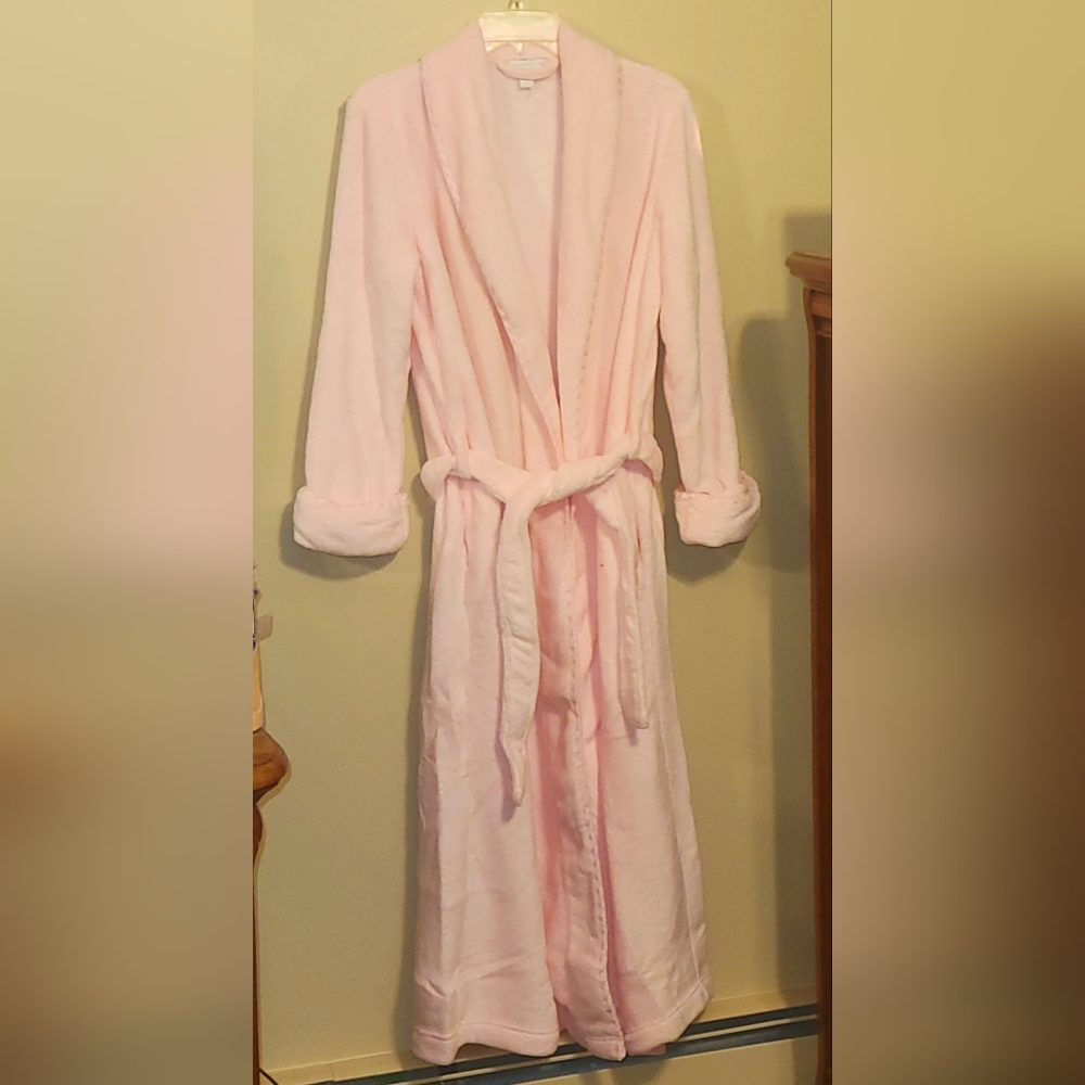 Charter Club Long Cozy Plush Robe Embroidered Trim. Pink, Medium - Picture 2 of 7